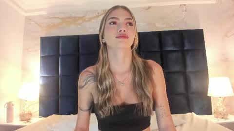 emma_jhoons online show from July 9, 3:32 am