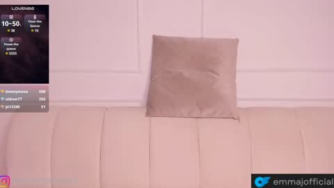 Snapshot of emma_jonness chatting on December 21, 11:13 pm emma_jonness online show from December 21, 11:13 pm