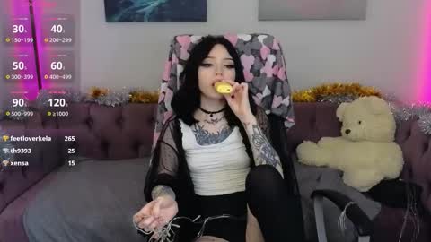 emma_kirks online show from December 15, 12:23 pm