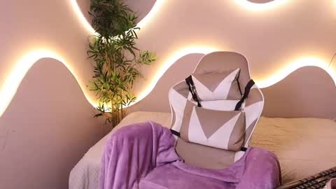 Emma online show from October 7, 5:36 am