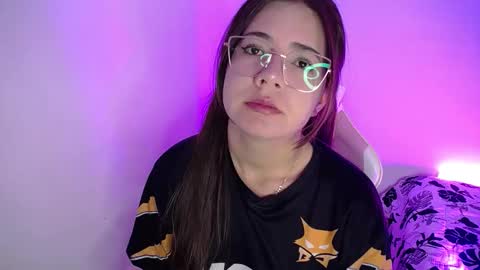 Snapshot of emma_naa chatting on September 9, 11:27 pm Emma online show from September 9, 11:27 pm