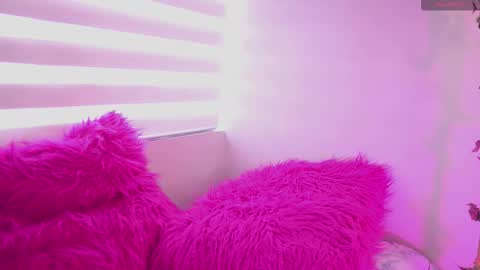 EMMA  online show from October 15, 6:53 pm