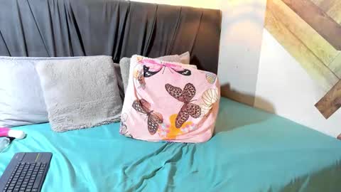 Emma Brant online show from March 8, 2:04 am