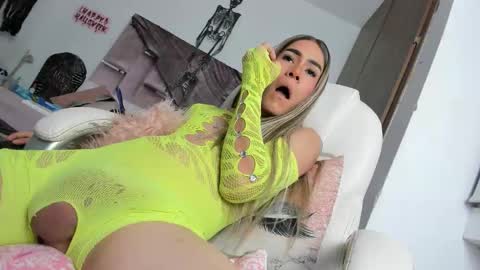 emmabrown10 online show from October 27, 5:51 am