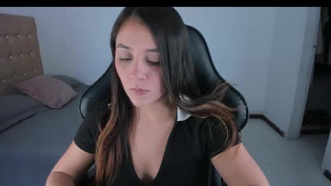 Jennifer online show from December 7, 10:23 pm