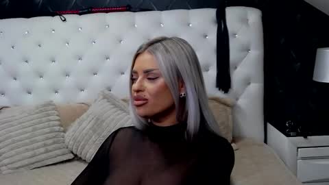 Emma Mavis online show from January 18, 11:19 am