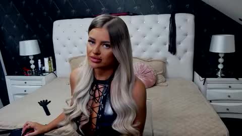 Emma Mavis online show from September 18, 7:12 am