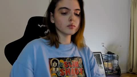 Emma online show from December 8, 6:28 pm