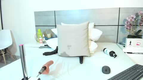  Emma  online show from March 11, 2:47 am