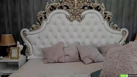 Emma Warren online show from March 9, 3:22 am