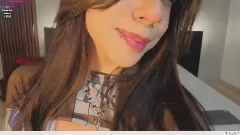 emmi_collins online show from July 8, 7:50 pm