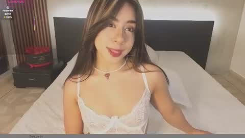 emmi_collins online show from June 25, 8:14 pm