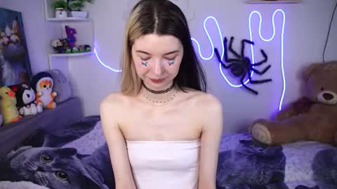 emmie_everly online show from July 2, 11:48 am