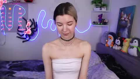 emmie_everly online show from June 14, 1:35 pm