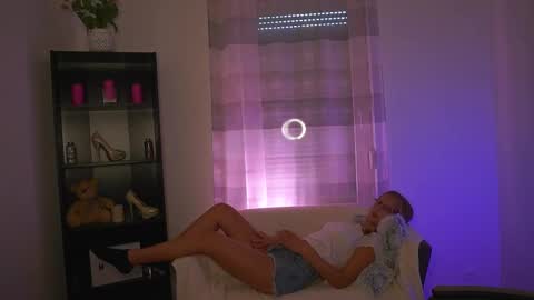 Emmie online show from September 28, 1:31 pm