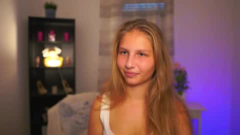 Emmie online show from November 8, 2:31 pm