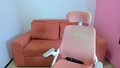 Emmi online show from January 7, 8:36 pm