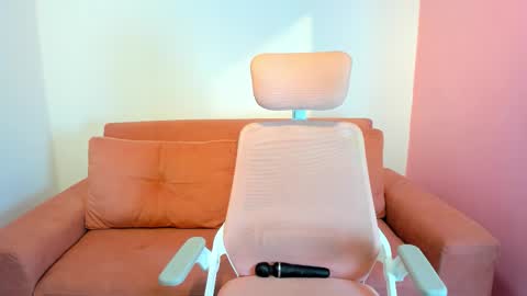 Emmi online show from January 5, 5:27 pm