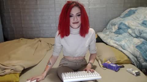 Emmily000 online show from November 10, 8:44 pm