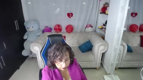 Emmily online show from February 25, 11:37 pm