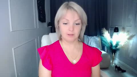 emmmam online show from September 10, 2:07 pm