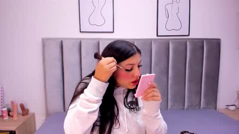 Snapshot of emmy_turnner chatting on October 22, 11:56 am Emily Laila online show from October 22, 11:56 am