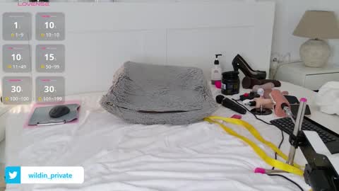 Snapshot of emmybum chatting on October 23, 8:05 am Emmy online show from October 23, 8:05 am