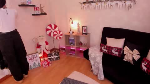 Emmy Evans  online show from December 19, 8:26 pm