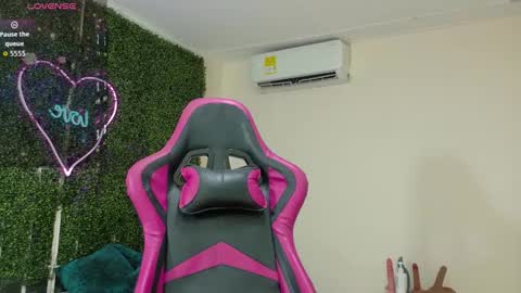 Emy online show from March 20, 5:29 pm