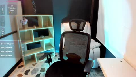 Emy Silver online show from December 3, 8:33 pm