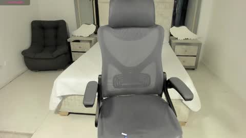 Emy Silver online show from March 3, 4:05 pm