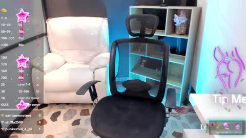 Emy Silver online show from February 2, 4:11 pm