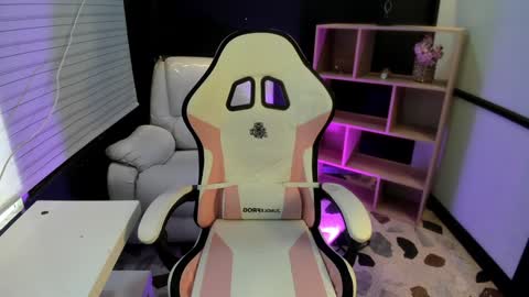 Emy Silver online show from December 4, 12:52 pm