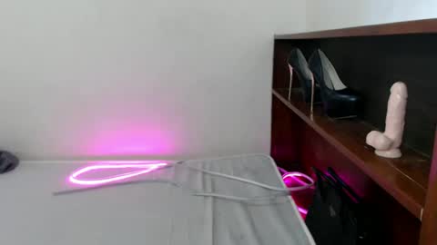 Nica online show from January 27, 5:15 pm