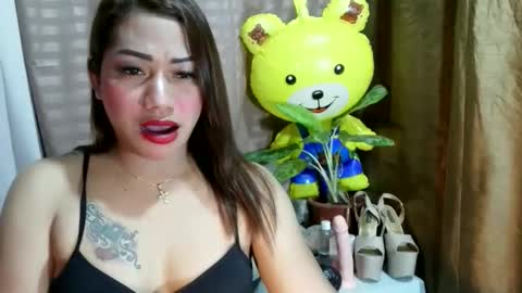 Jeniegh online show from April 1, 9:32 am
