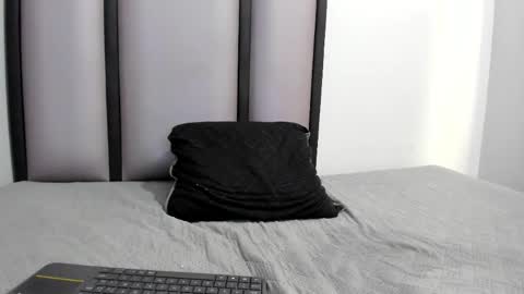 endrick_23 online show from April 19, 6:10 pm