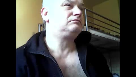 englishguysurrey online show from November 19, 8:46 am