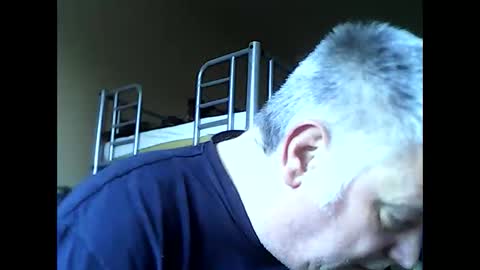 englishguysurrey online show from May 17, 4:43 am