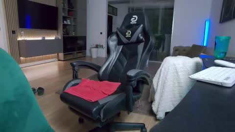 Erik online show from March 29, 10:44 pm