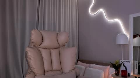 entya online show from April 9, 7:25 am