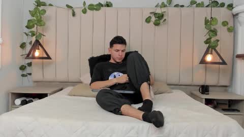 ENZO online show from November 29, 4:47 pm