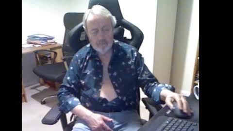 erasmus_d online show from January 10, 6:24 pm