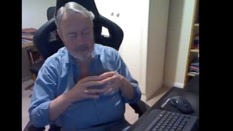 erasmus_d online show from November 6, 6:44 pm