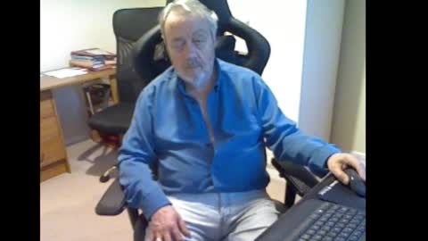 erasmus_d online show from March 9, 5:50 pm