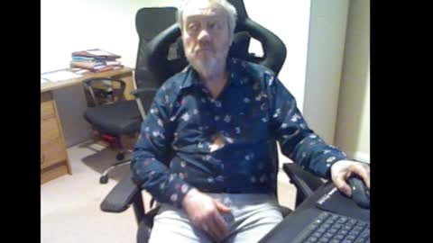 erasmus_d online show from March 7, 5:46 pm