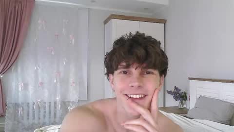 Eric Crush online show from May 11, 4:08 am