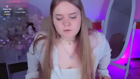 erica_love_ online show from November 10, 9:39 pm