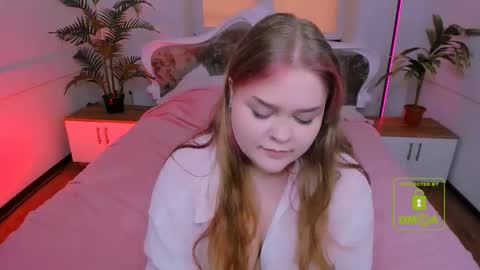 Snapshot of erica_love_ chatting on October 21, 7:02 am erica_love_ online show from October 21, 7:02 am