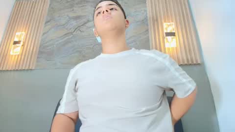 Erick online show from February 10, 8:45 pm