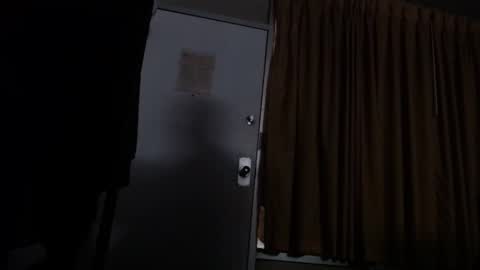 Snapshot of erick_martinezz chatting on February 23, 7:22 am erick online show from February 23, 7:22 am